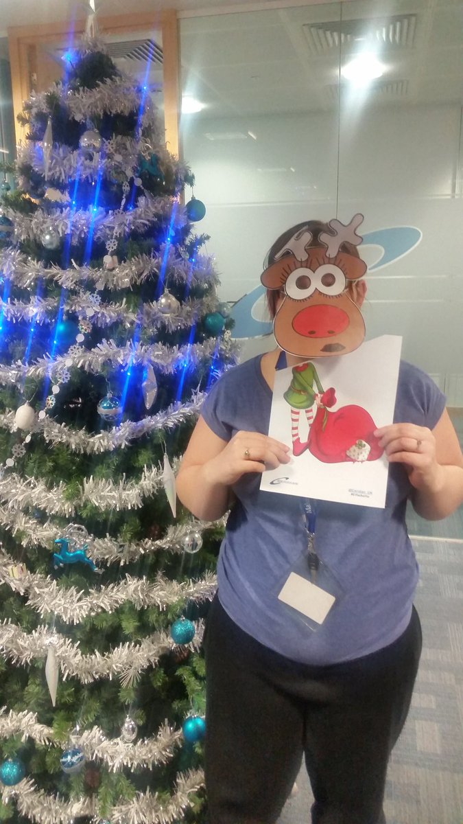 AmieRoffe's tweet photo. #elfieselfie @Ceridian_UK https://t.co/I1LrQ8w7fe