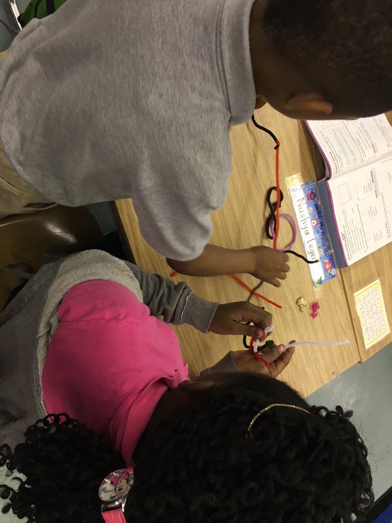 lisaseymour1's tweet photo. 15 Pipe Cleaner #STEM challenge w/ #3rdGrade @SeminoleTrails @VickiOndo @STESMedia #MakerSpaceOnTheMove #STESPROUD https://t.co/i9QzEhkXM3