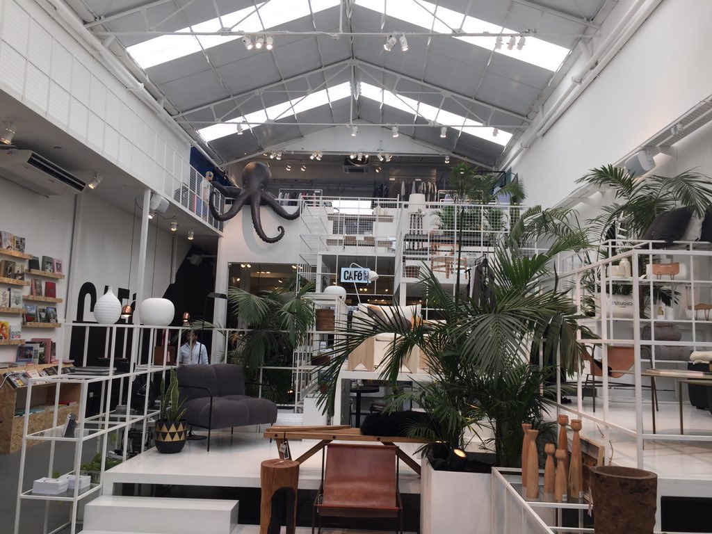 ras_silva's tweet image. Ayer pelé el cable. Con esta tienda que se llama Editor acá en Baires. Gracias @germanvis 👌🏻