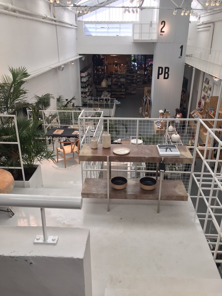 ras_silva's tweet image. Ayer pelé el cable. Con esta tienda que se llama Editor acá en Baires. Gracias @germanvis 👌🏻