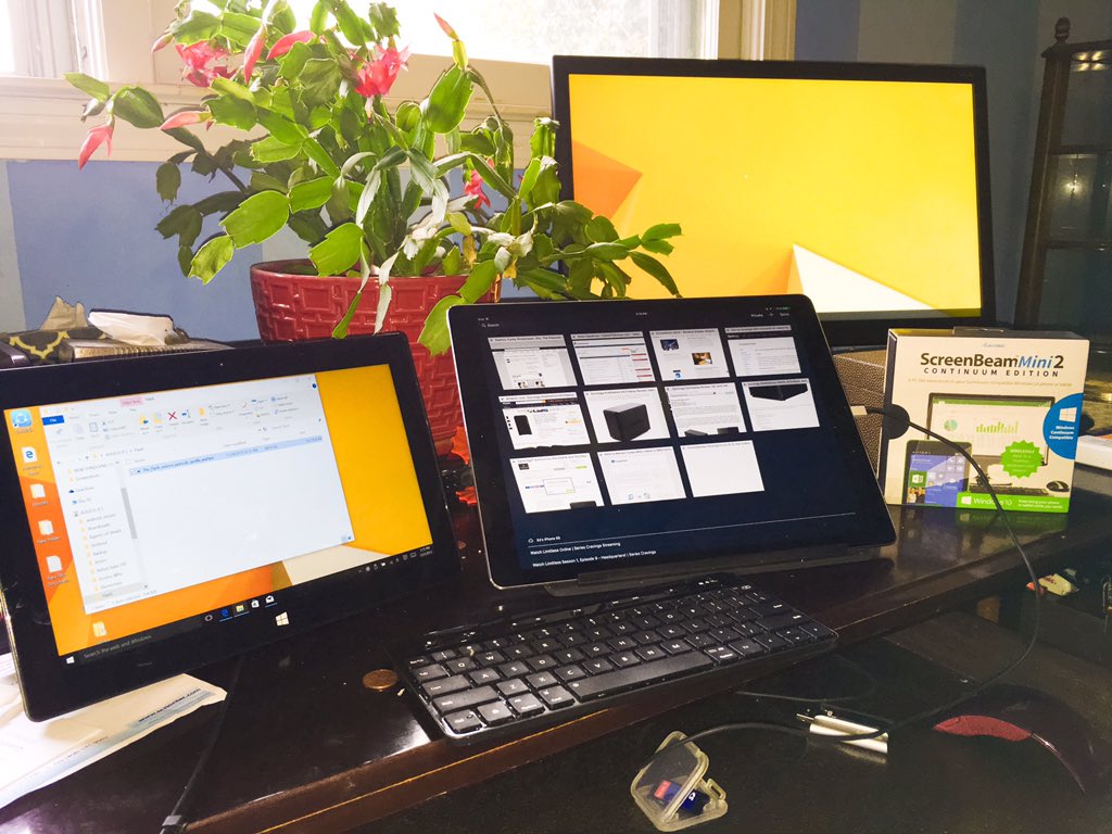 EdFromFreelance's tweet image. I&apos;m testing an @Actiontec ScreenBeam Mini2 Continuum Edition with a #Microsoft #SurfacePro2 and Universal Keyboard.