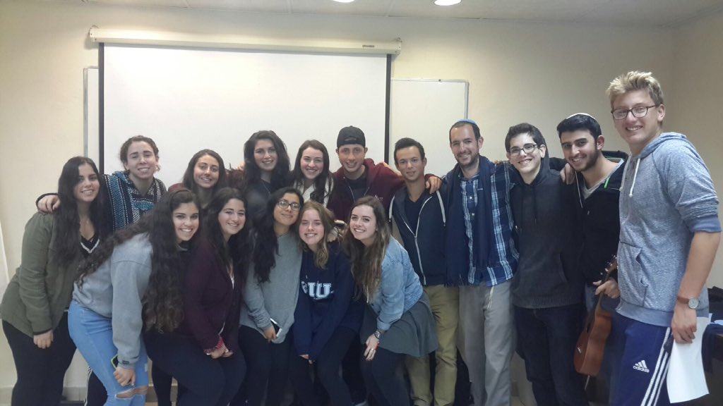 NUcampaign's tweet photo. Might b cold but this group was on fire #nuworkshop https://t.co/8n4Zg5xTBg