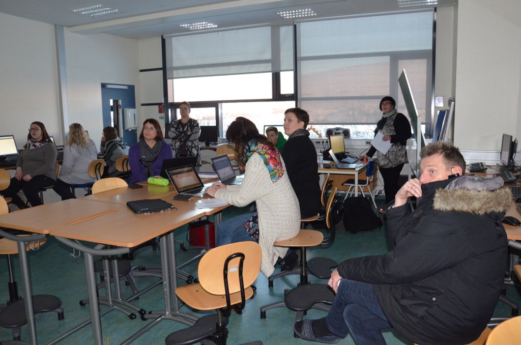 margretthora's tweet photo. @stinabegga og @magga1975 með námskeið í Brekkuskóla að kenna á google classroom. #menntaspjall #samspil https://t.co/t5A5l45BX3