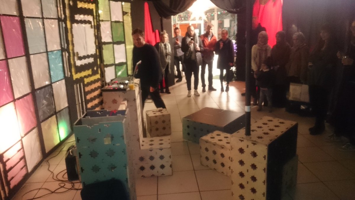 ShefDreamCity's tweet photo. #stagehands - fantastic project and great evening! Thanks @StudioPolpo &amp; @theatredeli https://t.co/iqkGJNLn6e