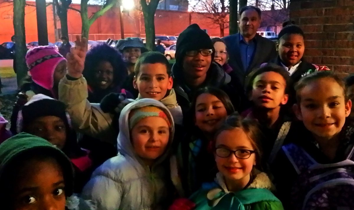 MayDuganCenter's tweet photo. #CLE SHARE YOUR PICS TONIGHT Use #MDCtreelighting #ShowUsYourCLE &amp; well share them back! https://t.co/JDvREoCdJY https://t.co/sudKw4cFjo