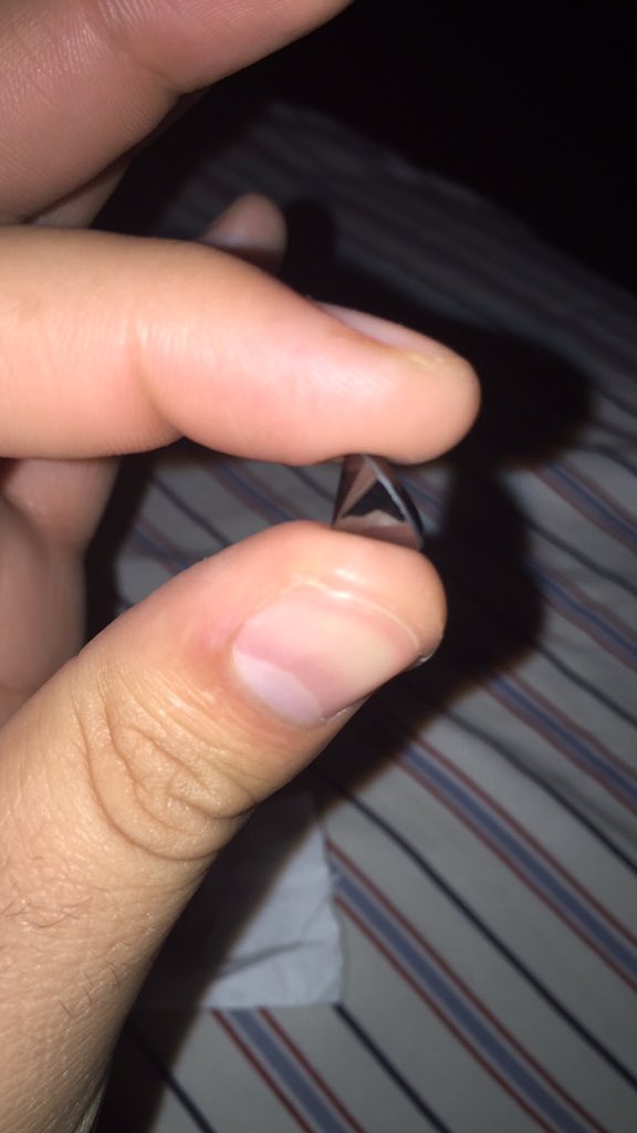 Mattos517's tweet photo. 4.5ct REAL Natural Colombian Black Diamond not those fake heat Treated ones y'all love HMU $ TALKS #TheyAreNotCheap https://t.co/SYCqyG7s5D