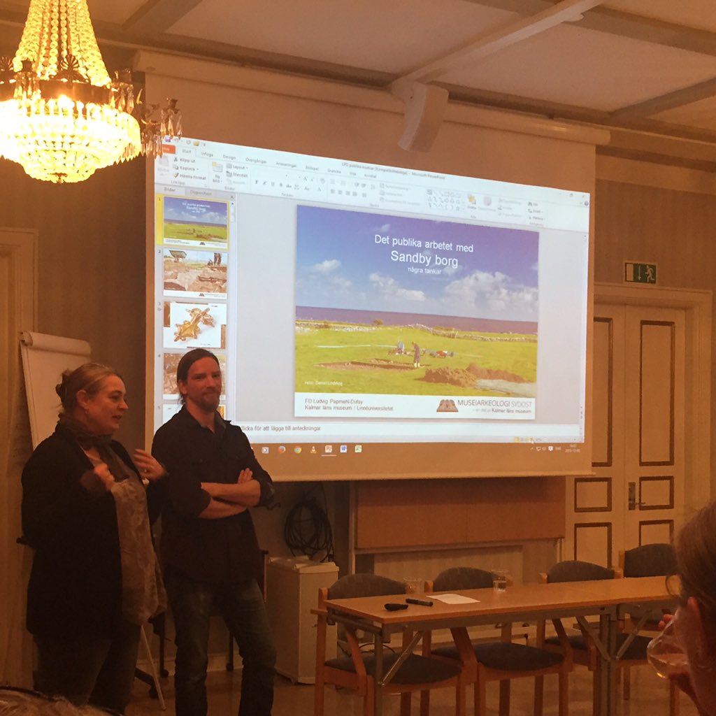 RT @EmmaRydner: Experimentellt kulturarv i världsarvet: Helena Victor & Ludvig Papmehl-Dufay berättar om @sandbyborg #södraöland https://t.…