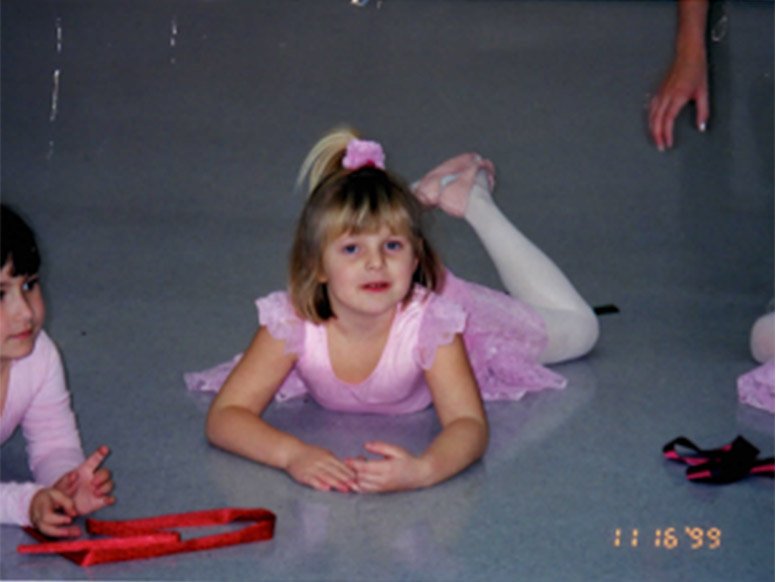 GopherSoftball's tweet photo. After a week off we are back with another round of #GuesstheGopher! Do you know which player this is? https://t.co/LUAKhjoKEv