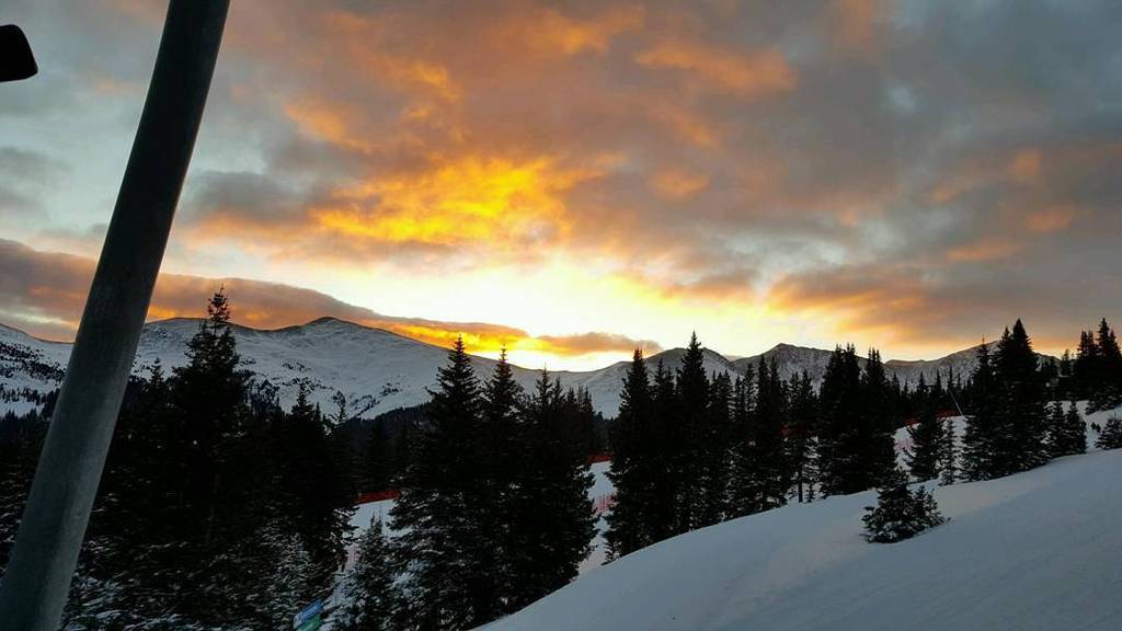 #Sunrise view from #SuperBee this morning 📷: @ewbackes #coloradogram #coloradoLIVE