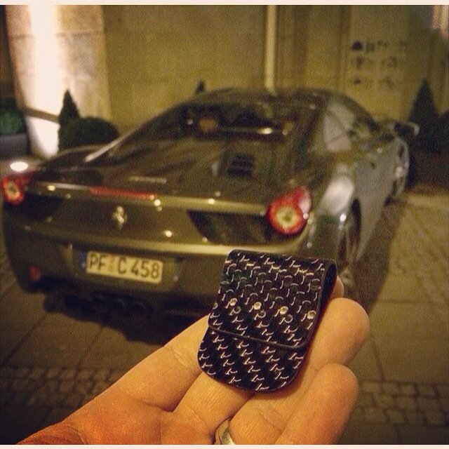 carbonfbrwallet's tweet photo. #Carbonfiber #moneyclip with the #Ferrari https://t.co/fyPc4W71Ut #everydaycarry #wallet #moneyclips #supercar #edc https://t.co/VZOsxaWped