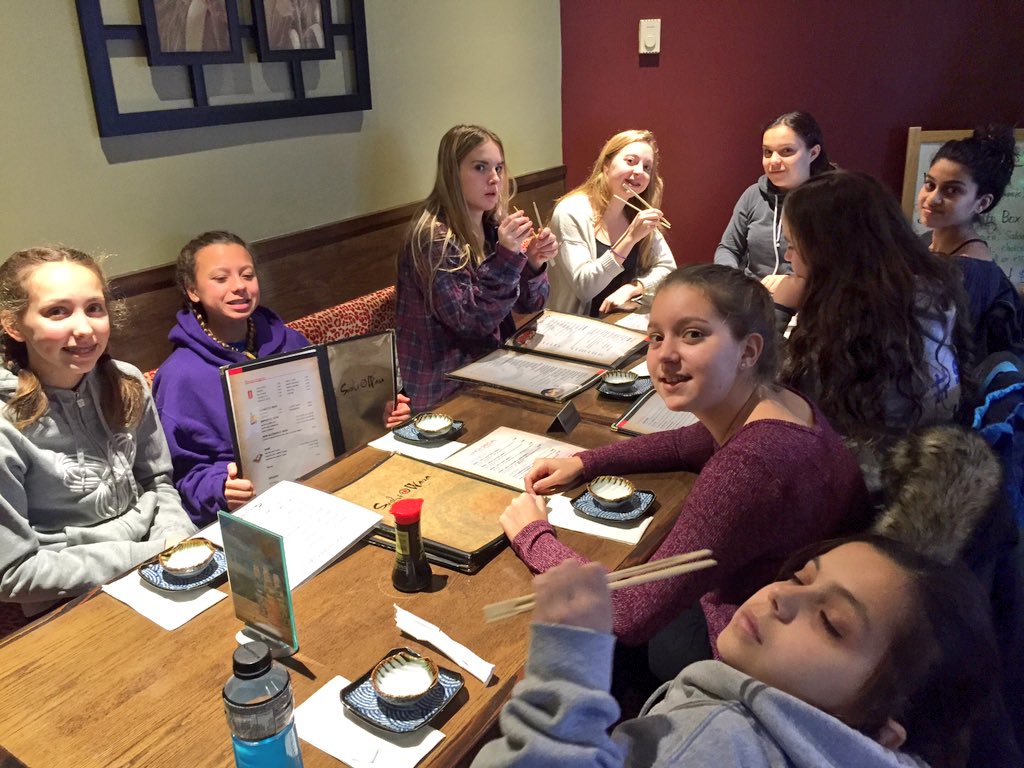 HACHeadCoachCD's tweet photo. Sushi lunch! #starstakebc #DoradoStars #team #toomuchfun https://t.co/mMTuYVx4VP