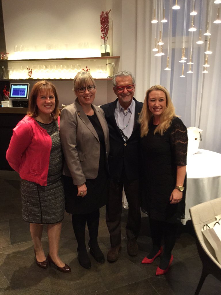 Bekkiehalsbn's tweet photo. #myCLIA Seabourn luncheon with interior designer Adam Tihany https://t.co/ErmAfo2ub8