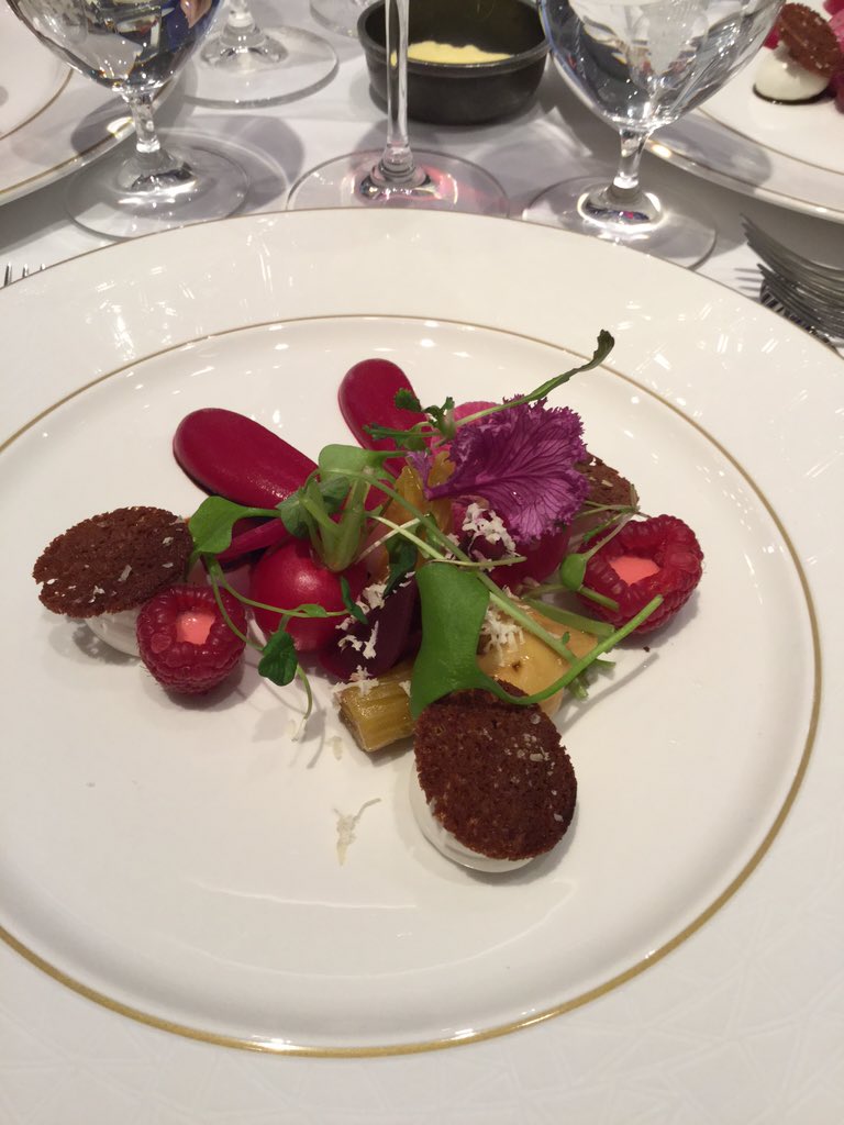 Bekkiehalsbn's tweet photo. #myCLIA Seabourn luncheon with interior designer Adam Tihany https://t.co/ErmAfo2ub8