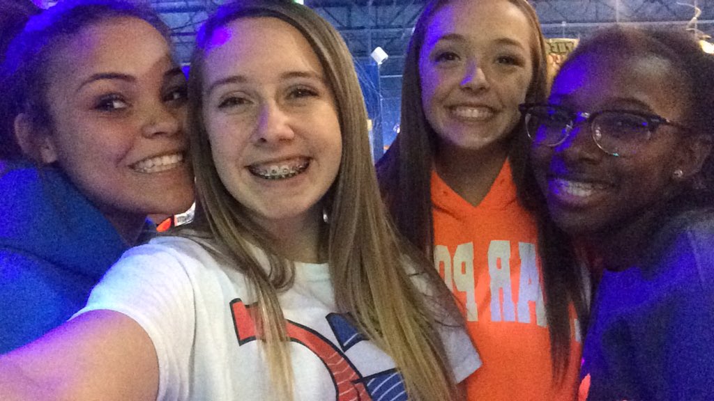 _shiannehicks's tweet photo. zap zone with my bestfriends last night😍💞👭👭 https://t.co/2Q5sAdlP6l