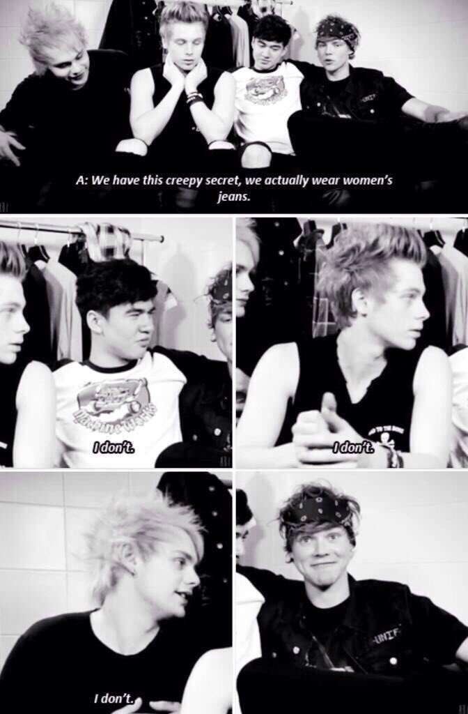 WlTNESSEXPLlCIT's tweet image. #4YearsOf5SOS #HeresTo5SOSMemories 😂💖