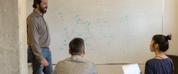 hootsuite's tweet photo. Are you a higher ed institution? Use this guide to implement a campus-wide social strategy: https://t.co/EFOU0ADu1d https://t.co/9gwhrEhOwn