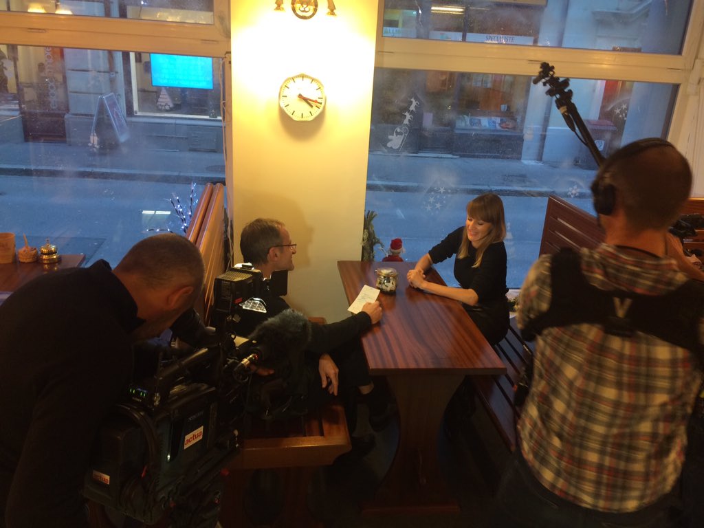 SandraImsand's tweet photo. @zerowastehome Bea Johnson en interview pour le TJ de @RTSUnDeux et en conférence avec @Lematinch ce soir! https://t.co/OH8HkXWWL2