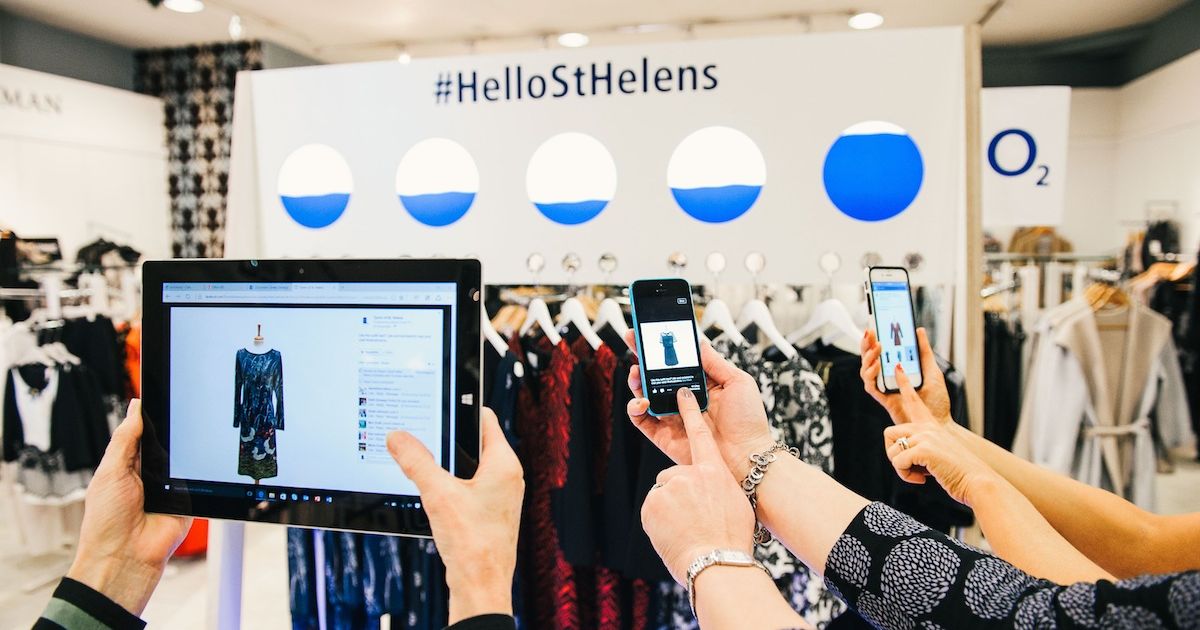 twilbanks9088's tweet photo. UK's first in-store 'digital clothes rail' shows you how popular outfits are https://t.co/xzveCssAq3 #instoredigital https://t.co/mNWDA6Jv9h