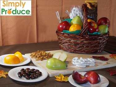 SimplyProduce's tweet image. Its BAAAACK!!
Our Exclusive Gourmet Fruit Gift Basket.  FREE DELIVERY: enter code: "FREEFRIDAY"  at checkout!