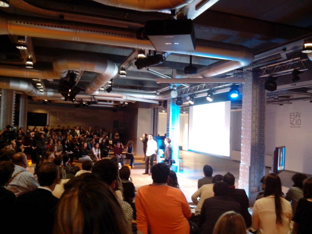 cienciaterapia's tweet photo. @eVisualiza rompe con las barreras en el #DiadelaDiscapacidad sobre el escenario del #DemoDayTB @thinkbigjovenes https://t.co/4M9Yihx1Fb