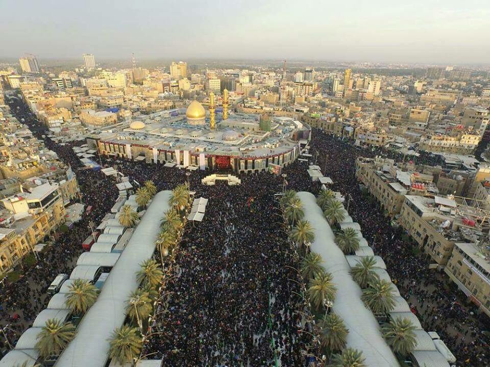 منظر يرعب الحاقدين ويسر العاشقين
أفلح من صلى على محمد وآل محمد 
لقطة لزوار الأربعين