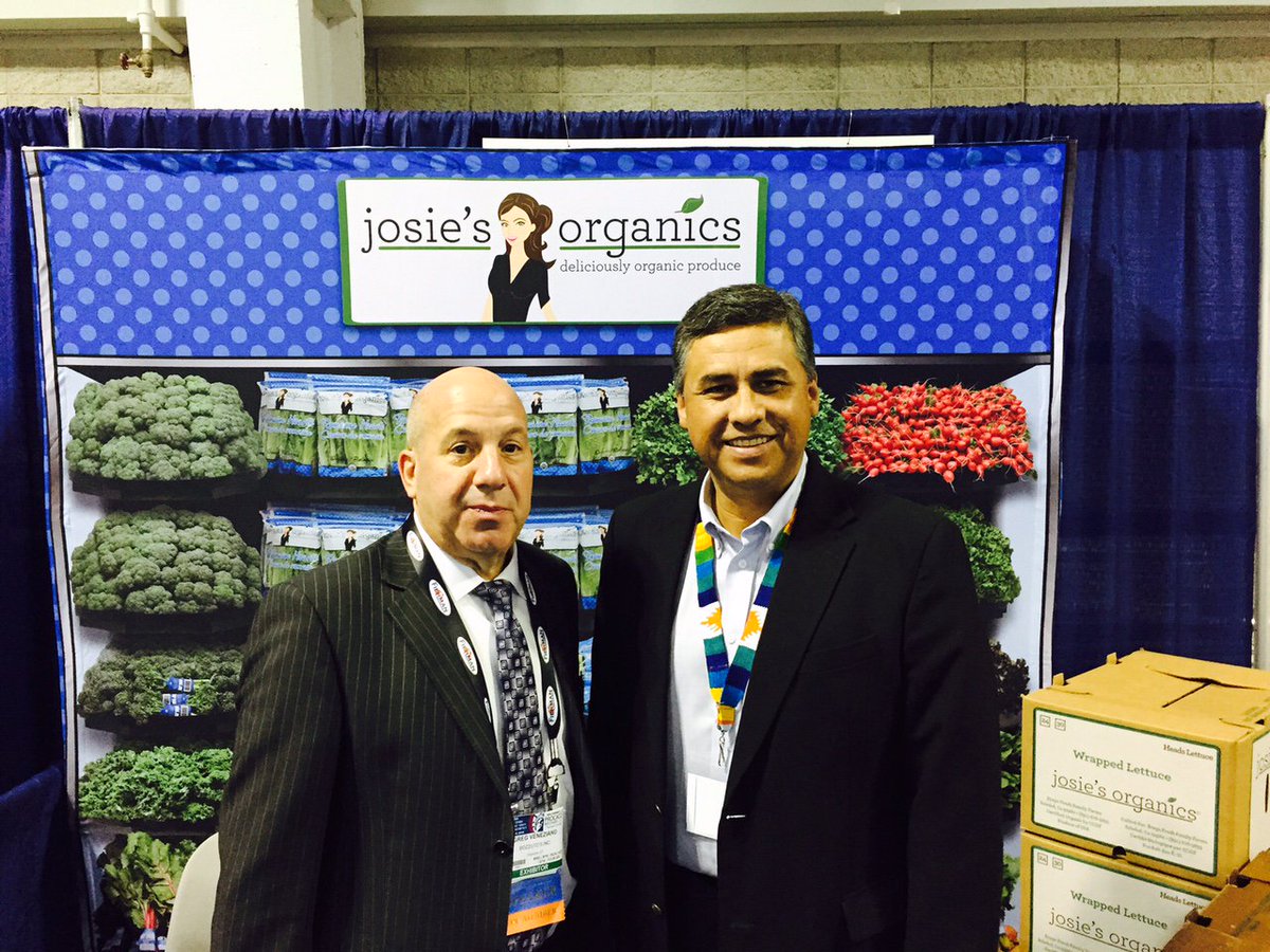 Ray Ortega of <a href="/BragaFresh/">Braga Fresh</a> and Greg Veneziano, VP of Perishables for Bozzuto's at the New York Produce Show