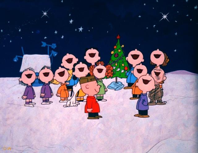 HighlandsLouie's tweet photo. Join us for the Wendy's tree lighting to kick off #Aglow2015, Saturday 5:30PM. Music will be provided for carols! https://t.co/aFtVW0G6Ei