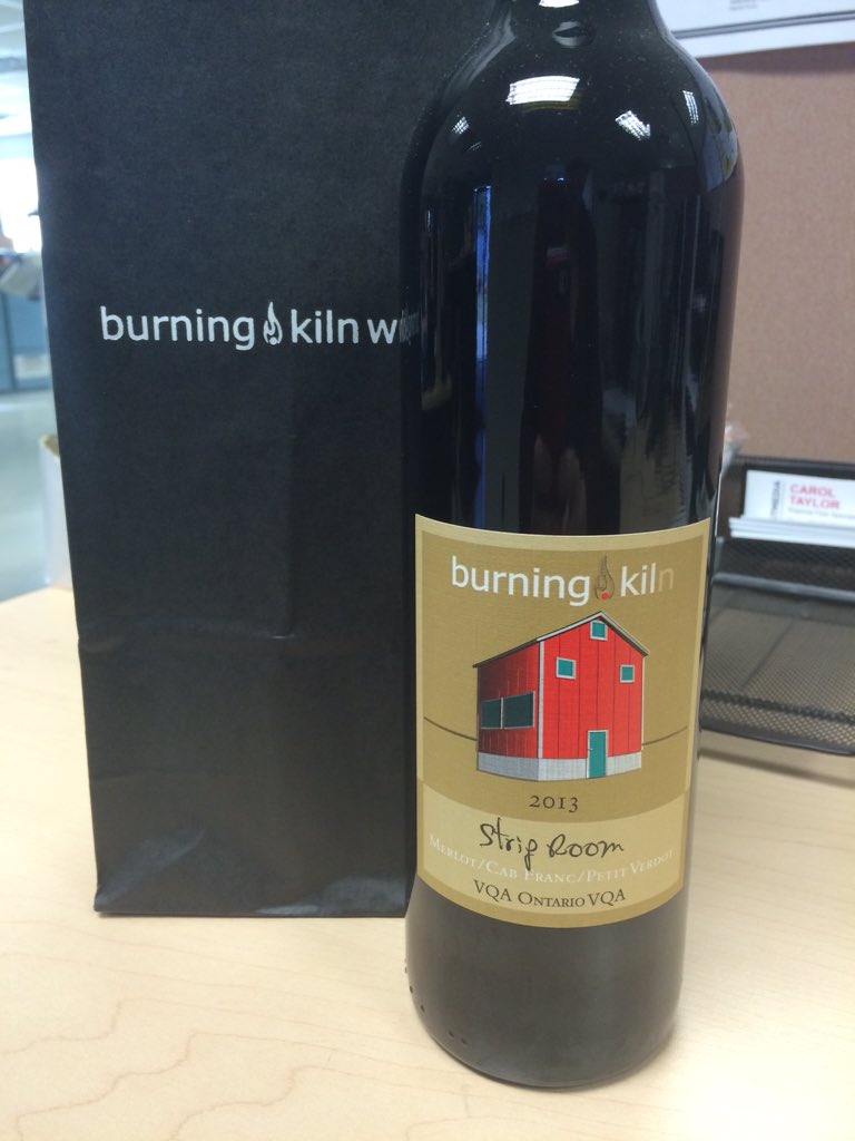 suereformer's tweet photo. Some people go to the market for food, others go for wine :) @BurningKilnWine @karen_bkw @Sipnzip #striproom https://t.co/ELjKxTrnDe