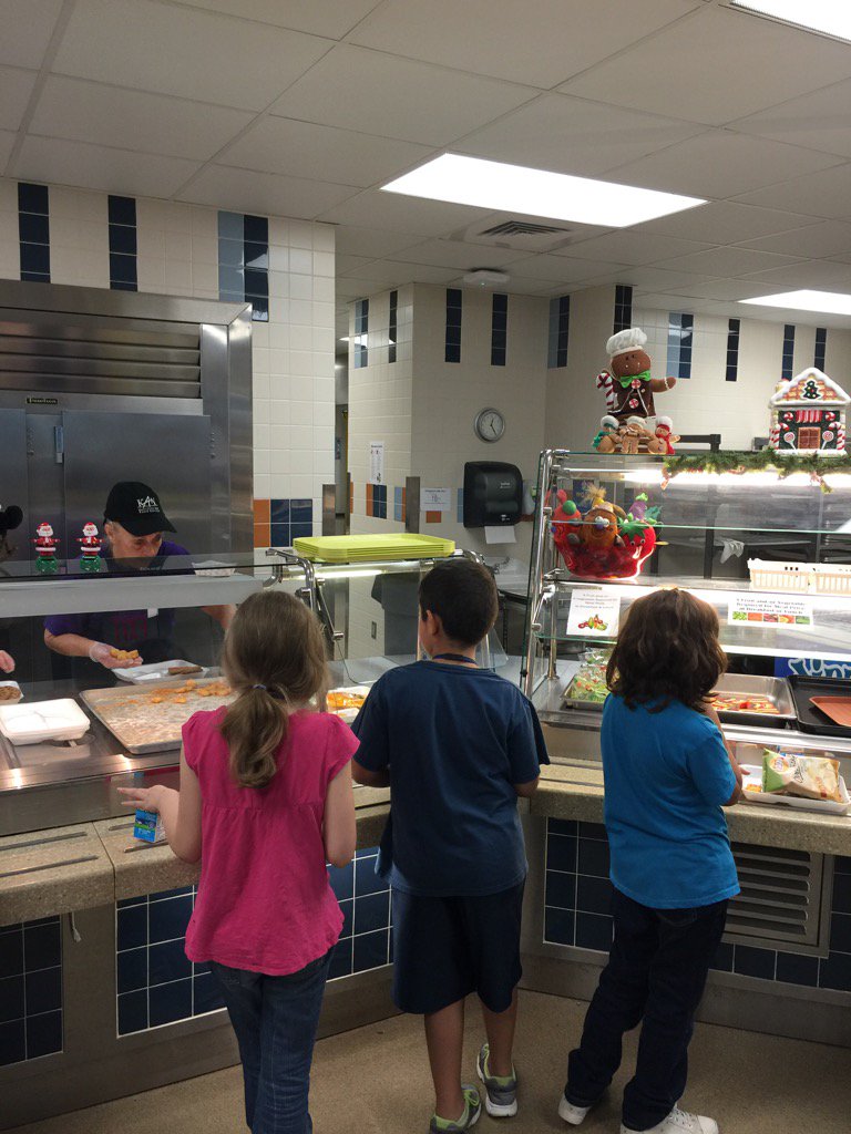mrsstevensNCE's tweet photo. Breakfast for lunch!!!  #yummy #ncepride #ncecafeteriarocks https://t.co/B2PLLOVAZe