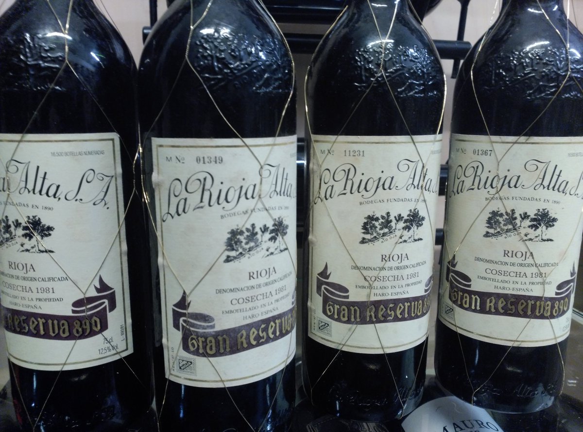 LaRiojaAltaSA's tweet photo. Hoy tenemos una gran cita en @EnotecaBarolo. Cata vertical de GR890, GR904 y Viña Ardanza con @Julenol #125vendimiaa https://t.co/7k0vlPoC8Q