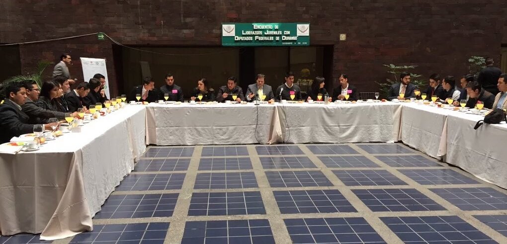 otnielgarcia's tweet photo. Encuentro de liderazgos juveniles con @DiputadosPRI Durango, la @Mx_Diputados es su casa, siempre serán bienvenidos. https://t.co/fdIQPIUl0O
