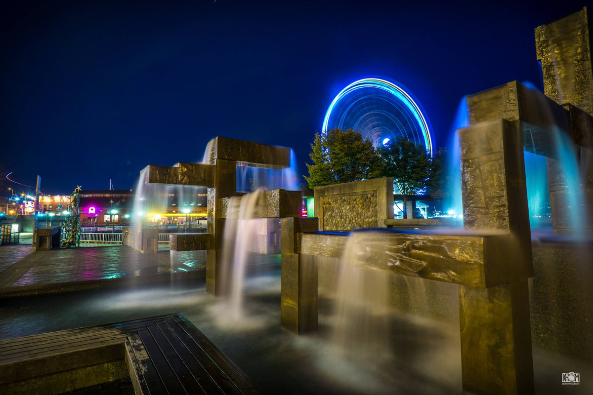 DrWtpho's tweet photo. You can now buy images of your phovorite Seattle sites from my website https://t.co/FPYdcGjaRn! https://t.co/xlMUEplfJ0
