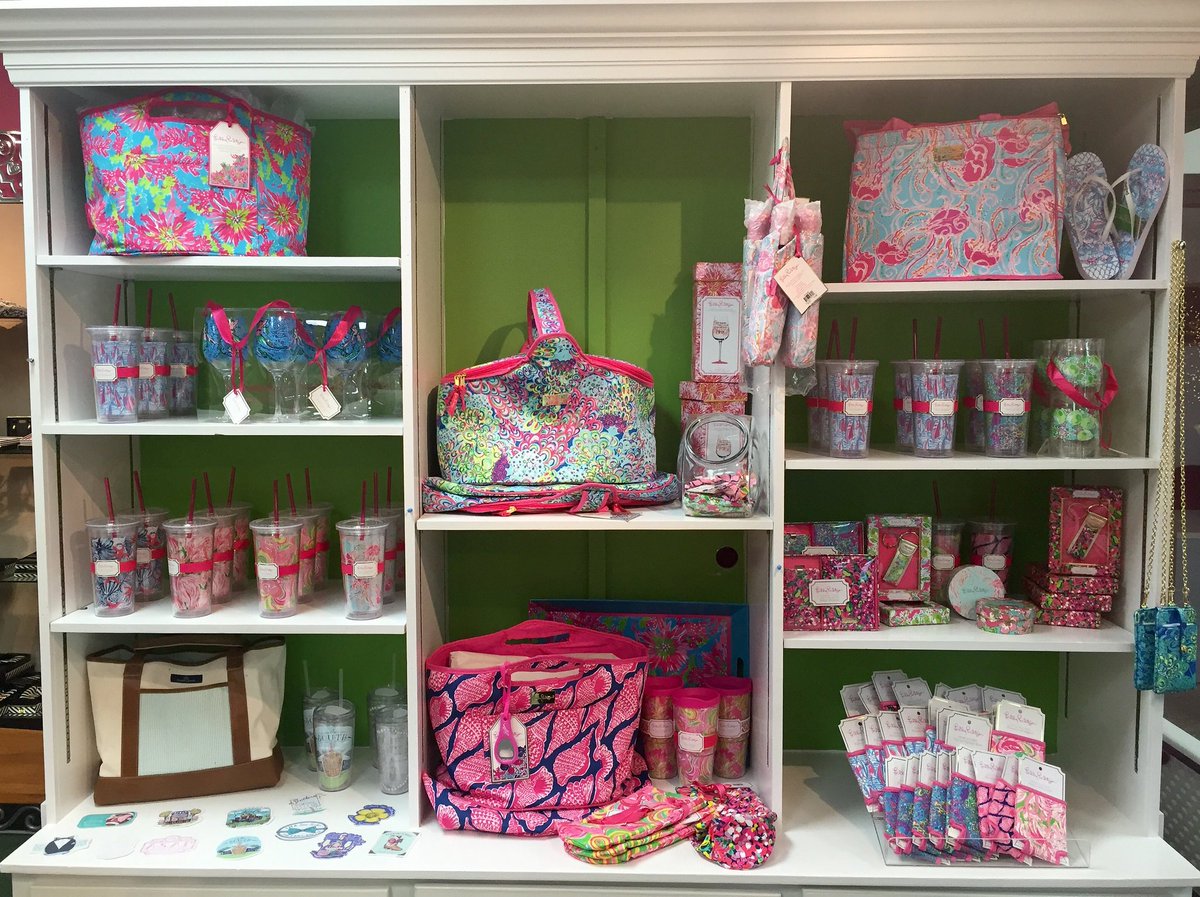 Geraniums_WV's tweet photo. Still brainstorming gift ideas? We have a feeling our wall of Lilly accessories will help! #AWeekofLilly https://t.co/riYw0Uo7SQ