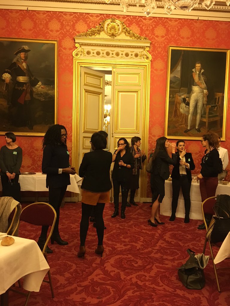 SandyBeky's tweet photo. C'est parti pour une super soirée avec @FlashTweet  au Sénat! @fderolez @PWNParis #FlashTweet https://t.co/pVOW1SHh5v
