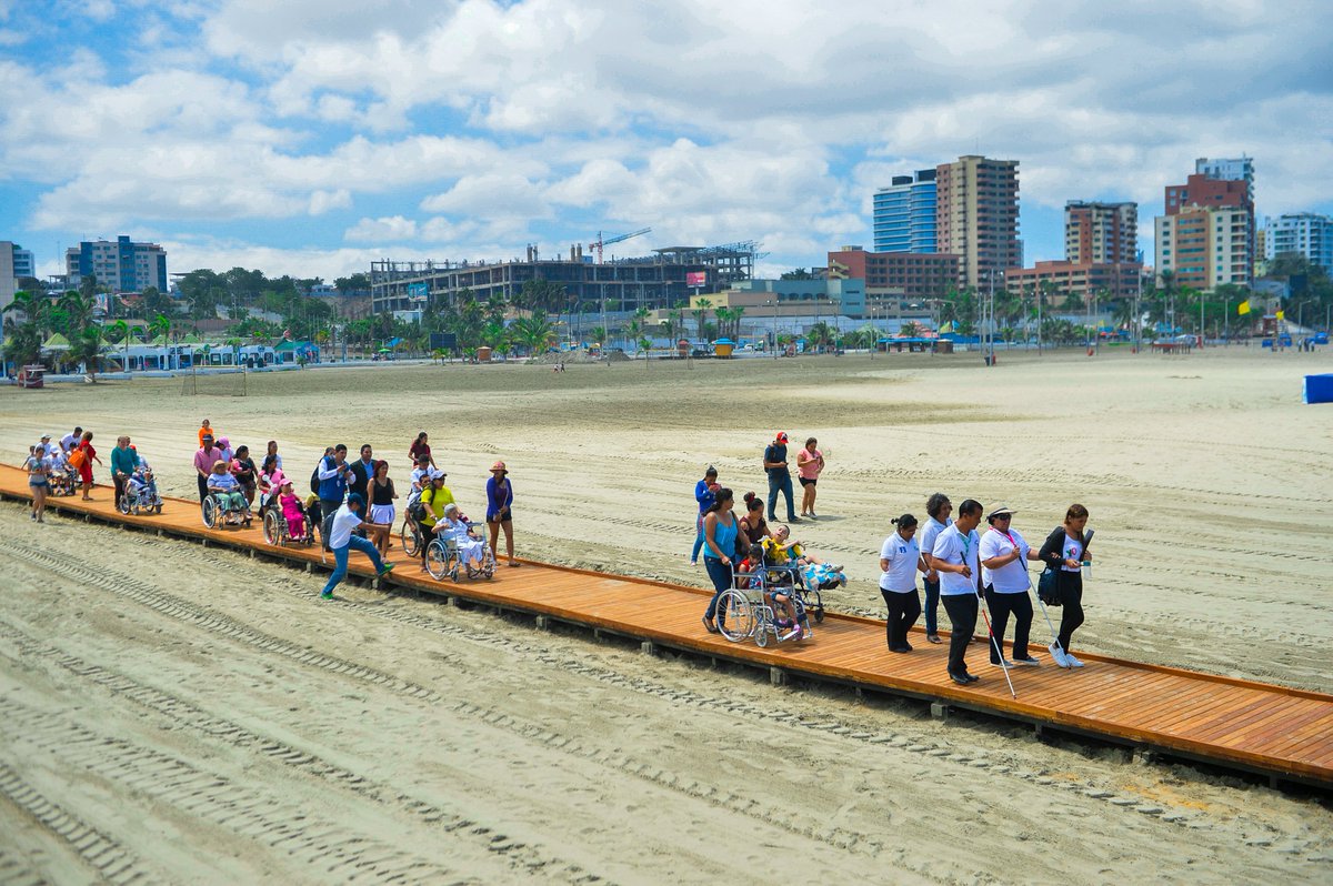 tierramanabi's tweet photo. .@Municipio_Manta  entrega al país la primer #RampaDeLaInclusión en playa El Murciélago #UnDíaParaTodos @jorgezamb1 https://t.co/6ev1hWG4Ra