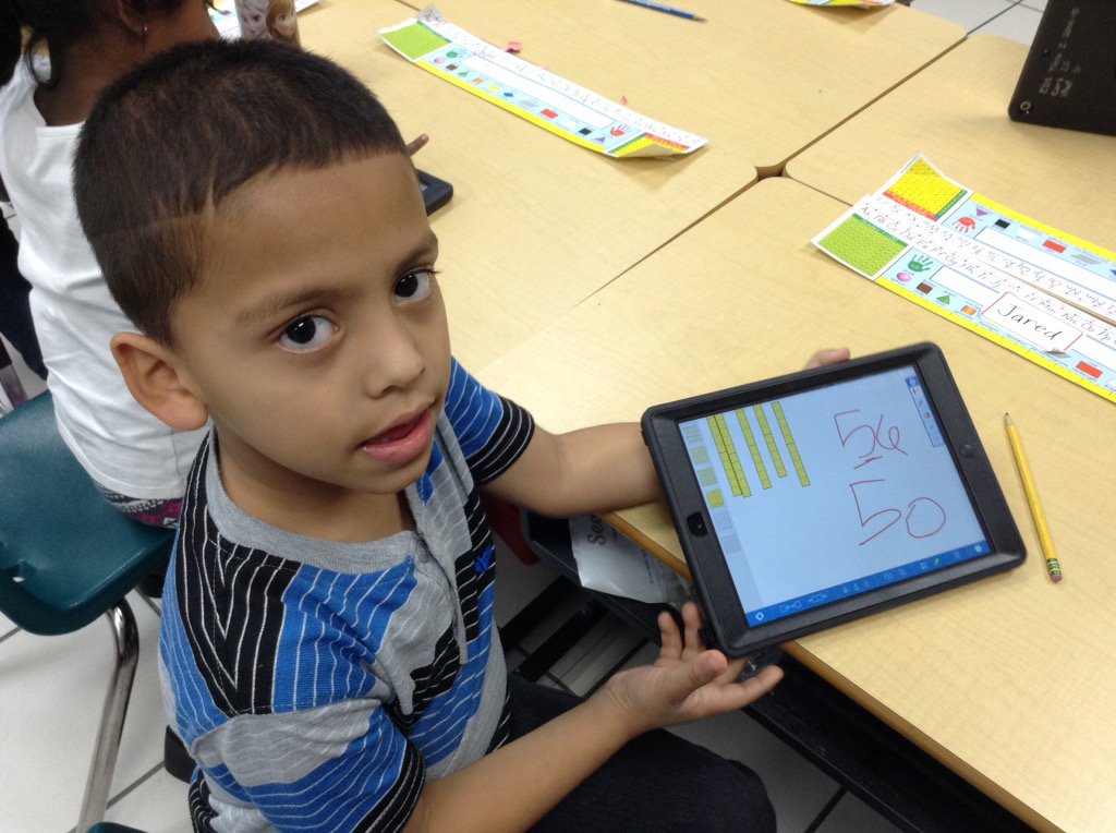 kuhn3rdgrade's tweet photo. Great place value lesson using iPads! @mmthomps @swlupia @dspringses https://t.co/OAky0takcI