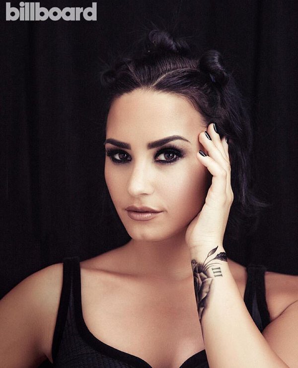 snslovatt's tweet photo. e os limites cadê ? VOTE DEMI ON PCA https://t.co/wRcuruH4Bf