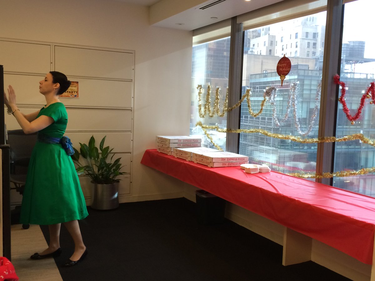5tsparty's tweet photo. All decorations accounted for #5tsparty https://t.co/k5LZ4HBenu
