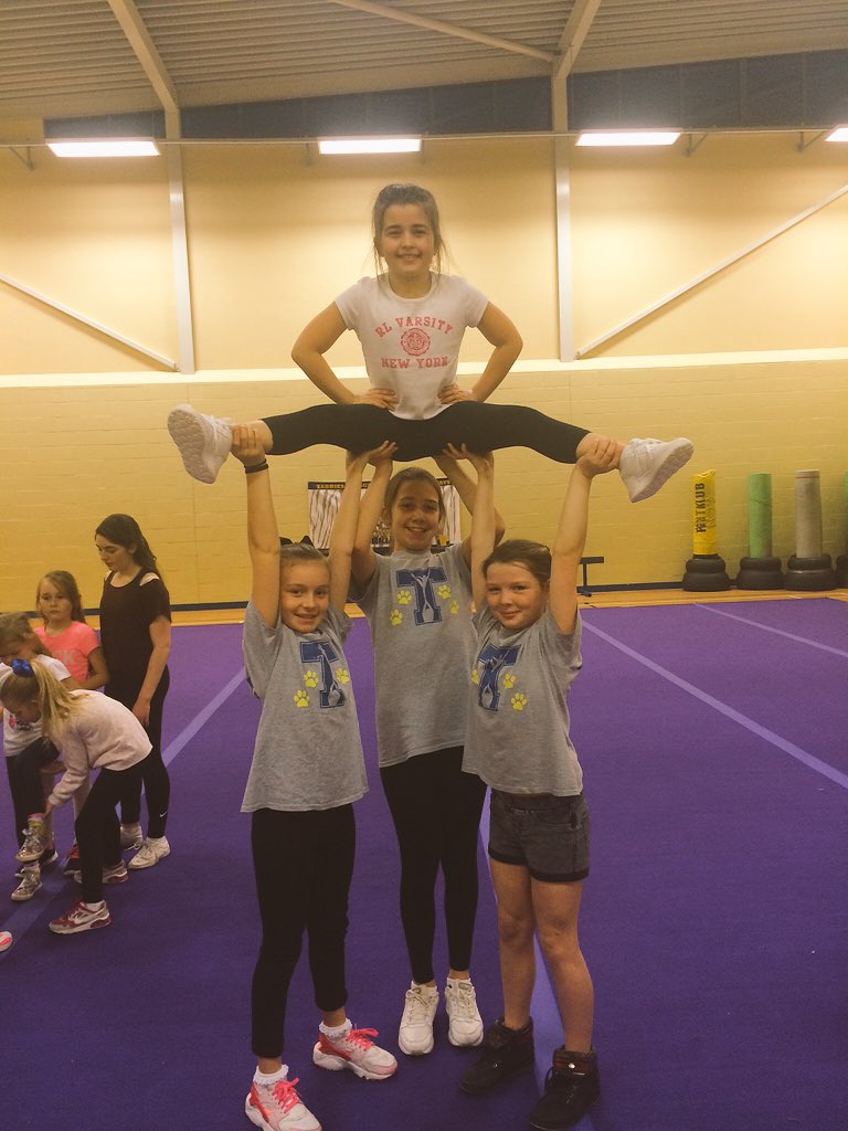 towerscheer's tweet photo. My @TowersSchool Tabbies are amazing... New generation of Towers Cheerleaders #exciting #primarycheer 👯💪👍 https://t.co/cceTdfJWIq