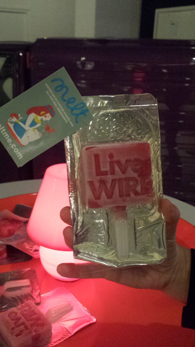 LiveWIRENL's tweet photo. Vergeet geen @MELTicepops te proeven! Waar? Richting uitgang: #LiveWIRENL ijsjes ontworpen met een 3D-printer! https://t.co/LlyKzzMz1K
