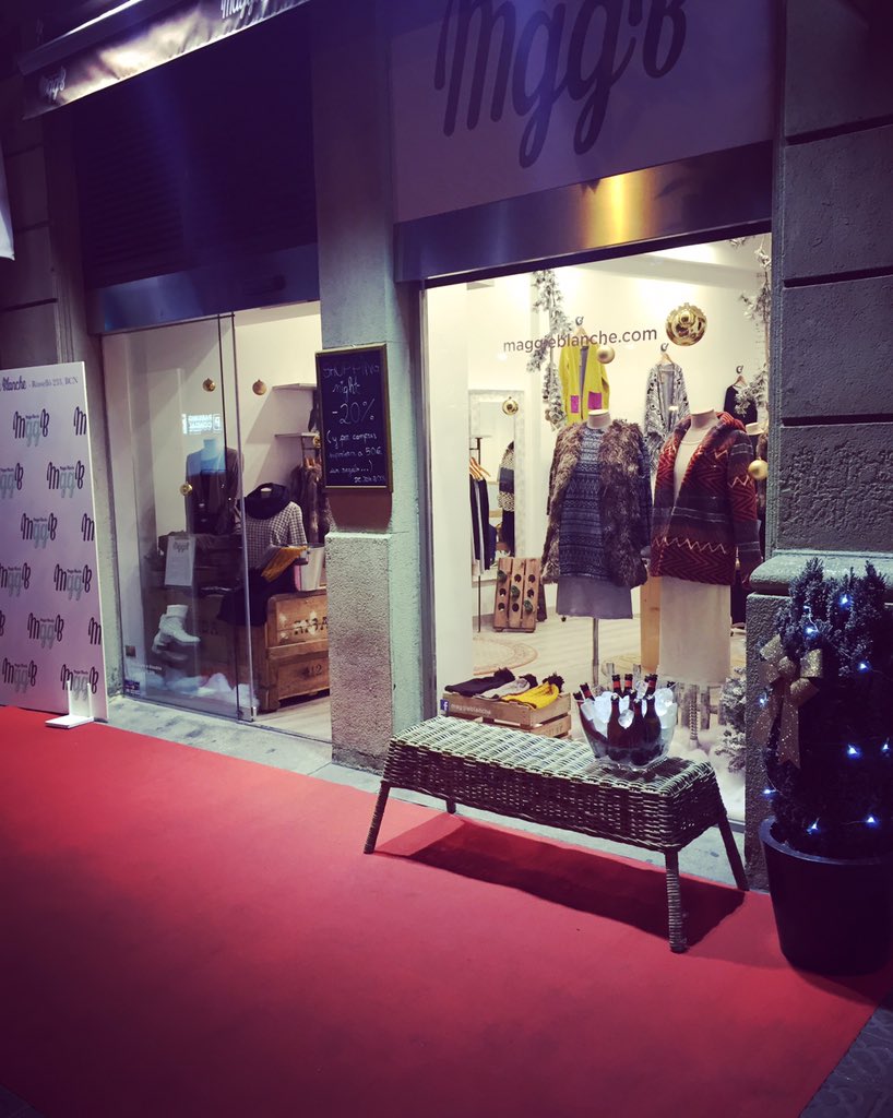 maggie_blanche's tweet photo. Preparados, listos....START!!! #shoppingnight #shoppingnightbarcelona #maggieblanche #descuentos #sorpresas @inedit https://t.co/K9FfKjNfNL