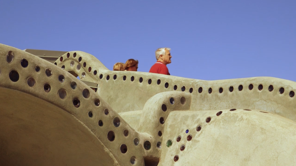 cintagliata's tweet photo. Earthships: a mix of Gaudi, sustainable design... and trash. Meet their maker @TheAdaptors: https://t.co/UM1GZXaQ7x https://t.co/m1J75wRXX2