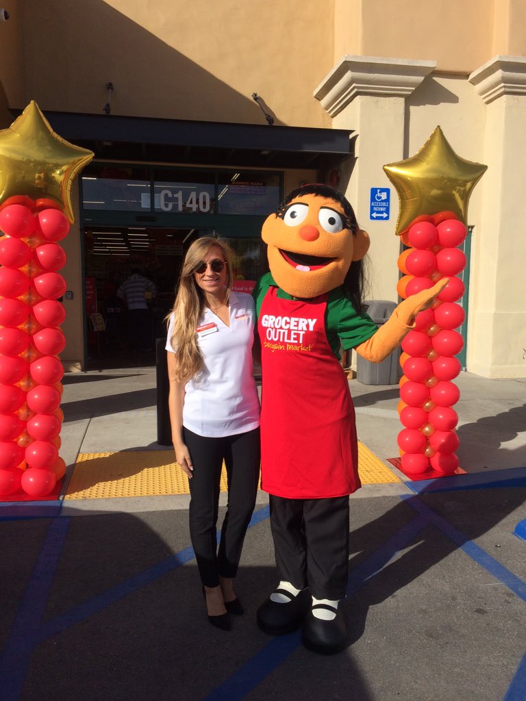 With #LoisPrices at our client's soft opening of Costa Mesa <a href="/GroceryOutlet/">Grocery Outlet</a>, the first of 14 stores to come to OC/LA!
