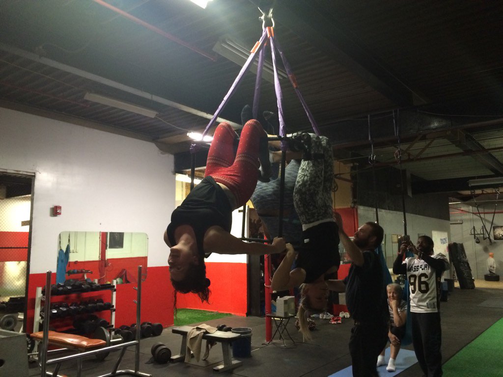 EscapeAerials's tweet photo. cubed. #aerial #aerialcube #fitness #fly https://t.co/Tc04jEgzSq