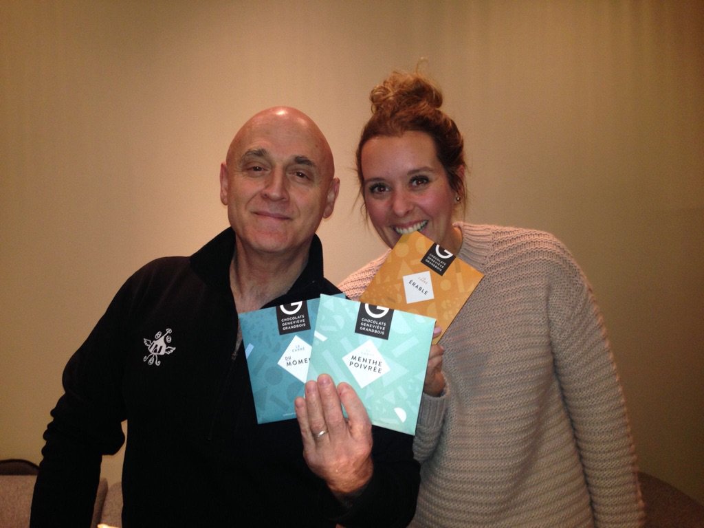 mitsougelinas's tweet photo. Si @chocolatsgg t'envoie des chocolats au bureau @DazmoMTL quand tu es en vacances, pas sure de pouvoir y goûter! https://t.co/3q9m1bxgfI