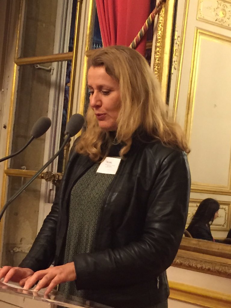 FlashTweet's tweet photo. #SpeakerDiner @PWNParis @fderolez "Soyez les acteurs du changement. Important d'avoir une culture #digitale" https://t.co/23FjLce27X