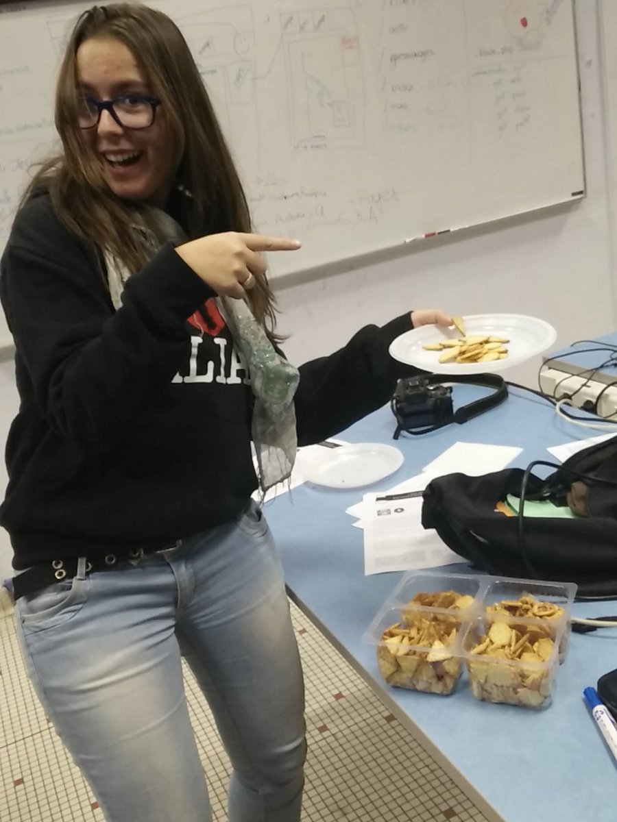 SegFault_UPPA's tweet photo. Ici, ça graille ! #VentreAPattes #Faim #nuitinfo2015 #nuitinfo https://t.co/0XrZpPJyCk