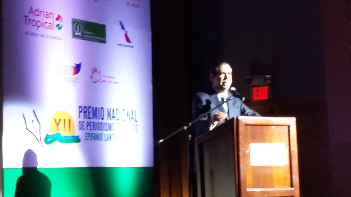 MilkaHRD's tweet photo. Y ya estamos en #EPL2015 el premio Nacional de periodismo turístico! https://t.co/gH0Pn96zIE