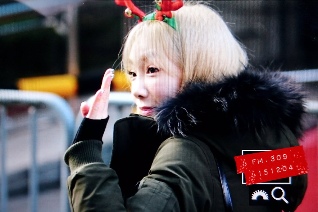 [PIC][04-12-2015]Hình ảnh mới nhất từ chuỗi quảng bá cho Mini Album "Dear Santa" của TaeTiSeo CVV60tjUwAASIQI