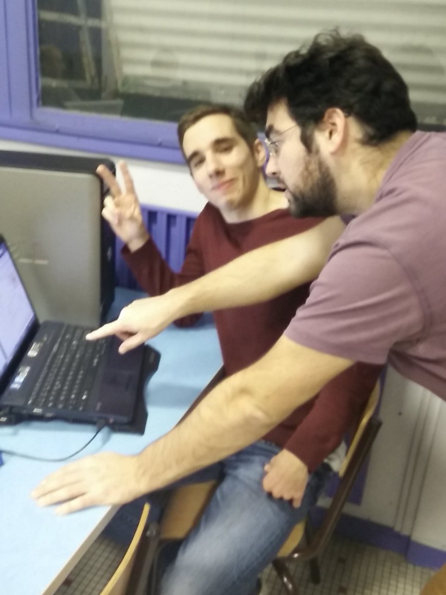 SegFault_UPPA's tweet photo. #çaglande #AntoineOnTAVu #FaitPasGenre #nuitinfo #nuitinfo2015 #tropDeHashtag https://t.co/5blKBpML8C